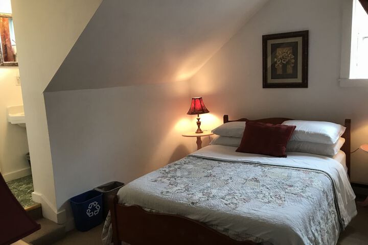 Room 50 of 80