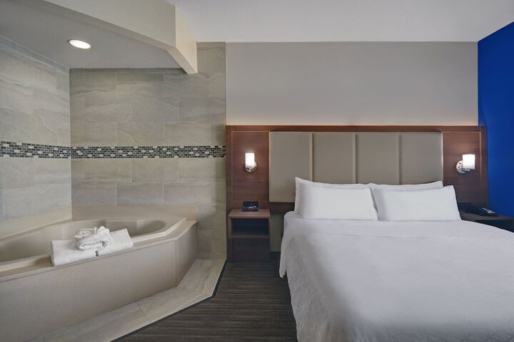 Holiday Inn Express Marshall by IHG
