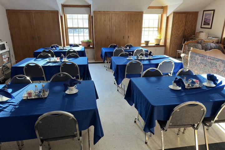 Dining 59 of 68