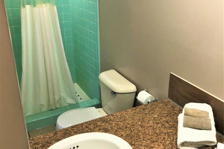 Room 9 of 11