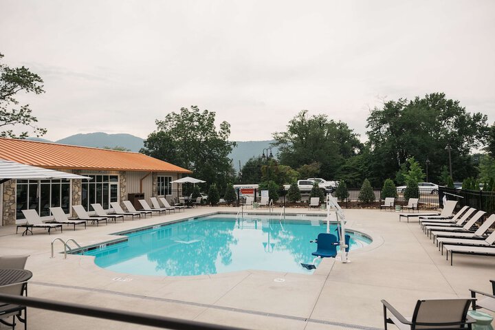 Pool 12 of 109