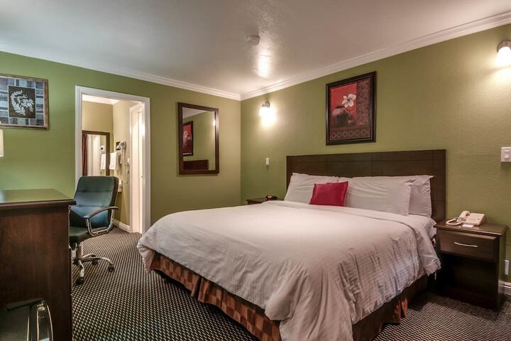 Room 15 of 37