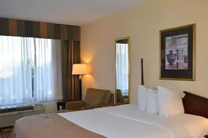 Room 43 of 73