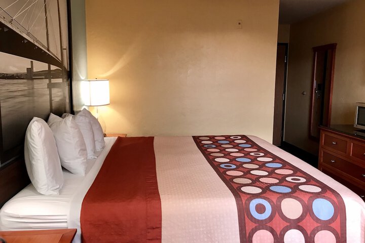 Room 16 of 42