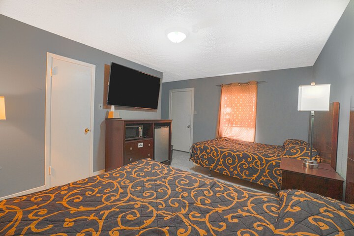 Room 14 of 50