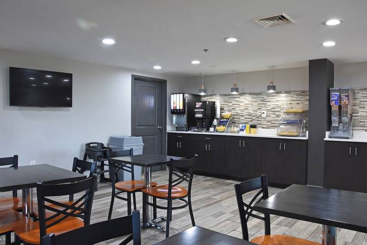 Days Inn by Wyndham Lebanon