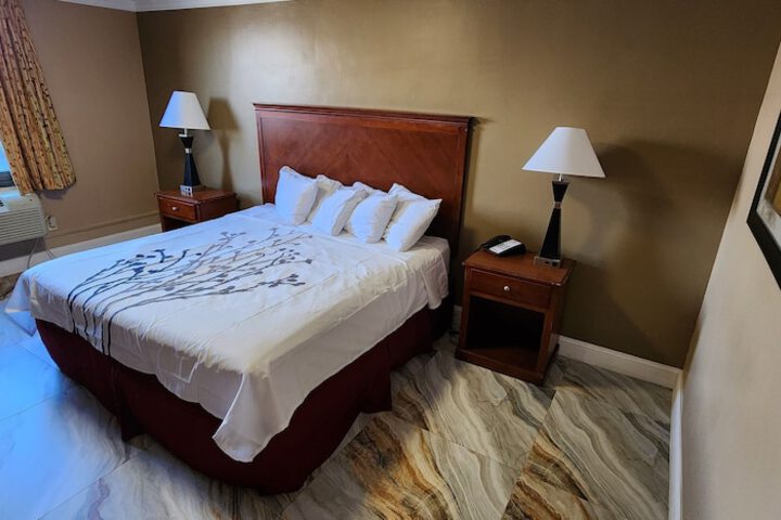 Room 15 of 35
