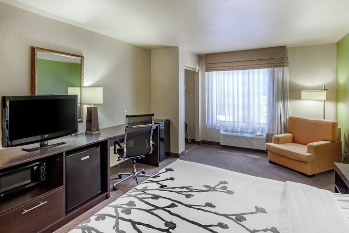 Room 9 of 34