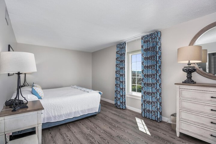 Room 15 of 23