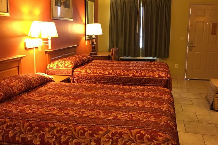 Room 12 of 20