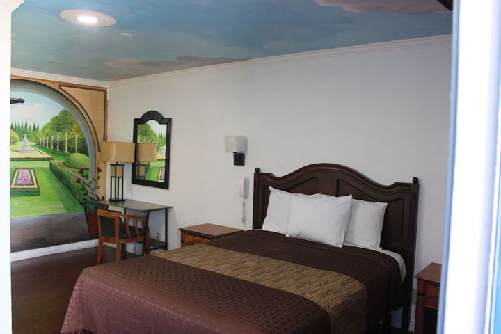 Room 40 of 69