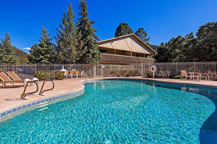 Pool 5 of 25