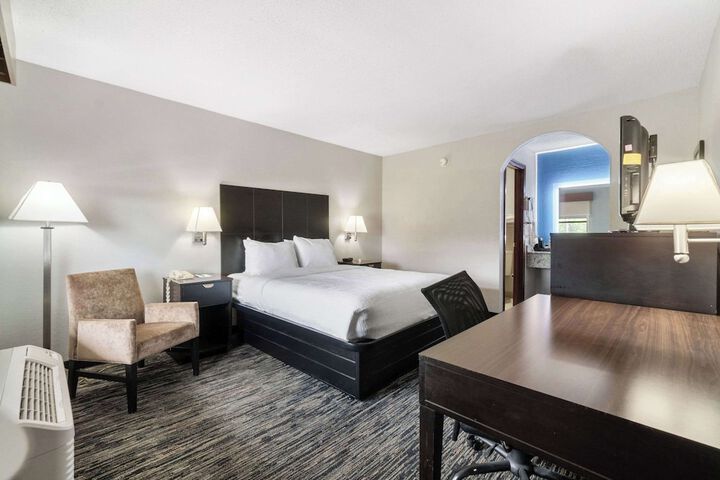 Room 16 of 46