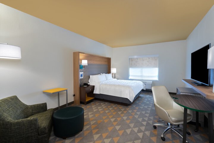 Room 10 of 25