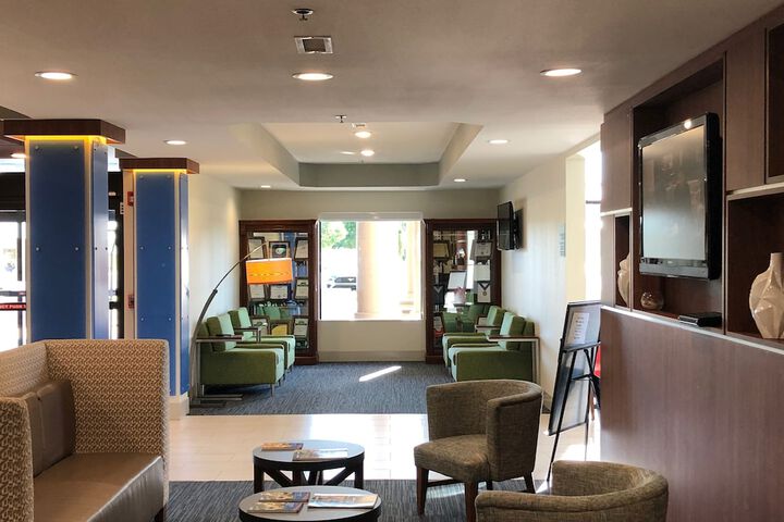 Holiday Inn Express & Suites Franklin KY by IHG