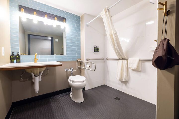 The Highlander Hotel Iowa City an Ascend Collection Hotel