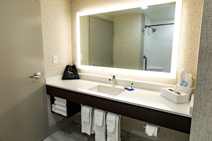 Holiday Inn Express Columbus-Dublin by IHG