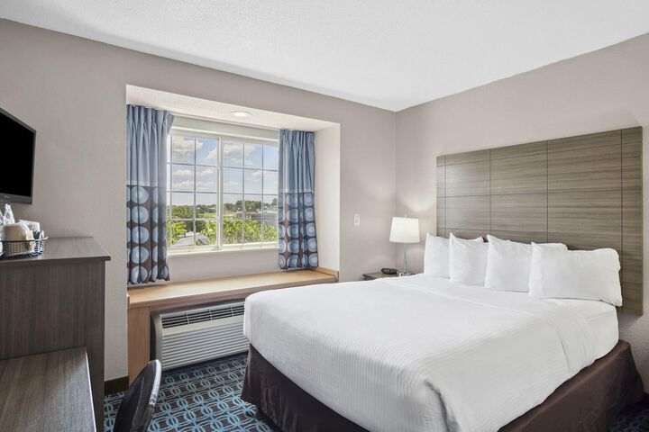 Sonesta Essential Hotels & Suites Kansas City / Blue Springs
