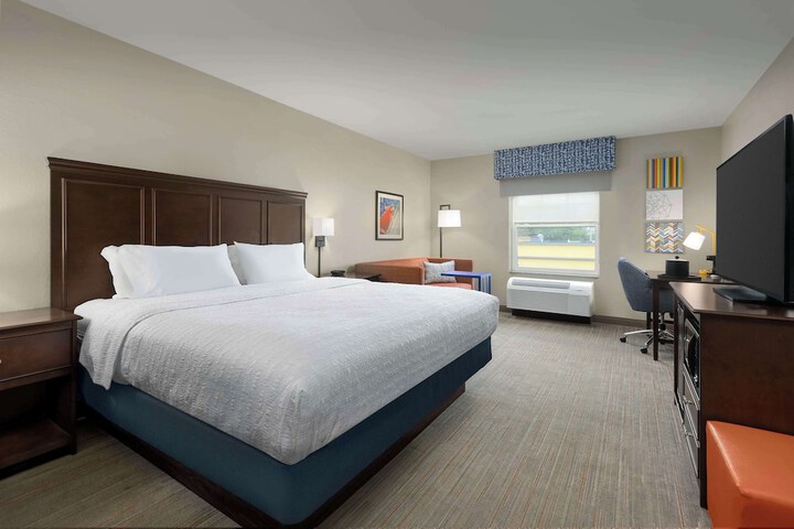 Room 10 of 28