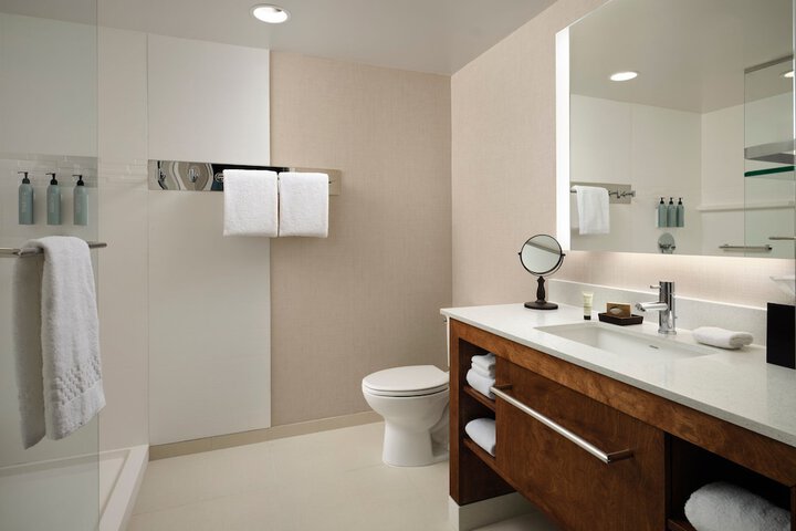 Room 48 of 92
