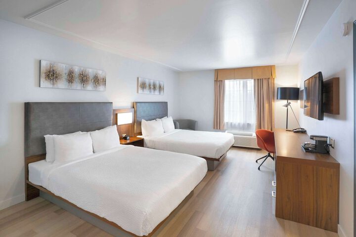 Room 48 of 63