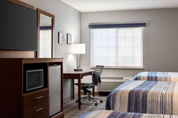 AmericInn by Wyndham Williamsburg