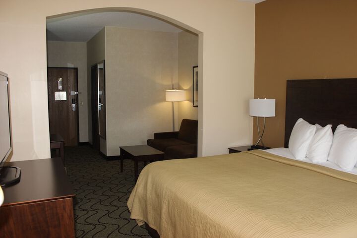 Room 25 of 28