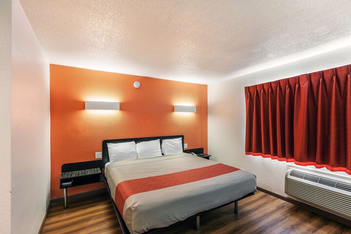 Room 31 of 34
