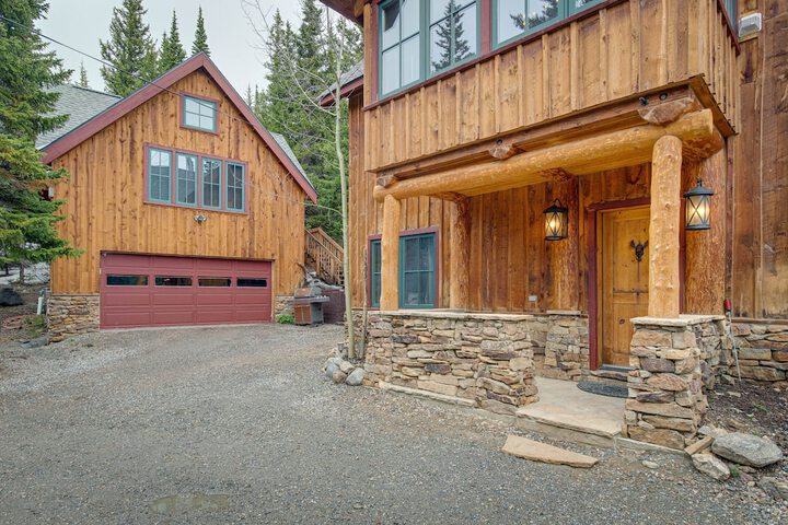 Idaho Springs Home w / Amazing Mountain Views!