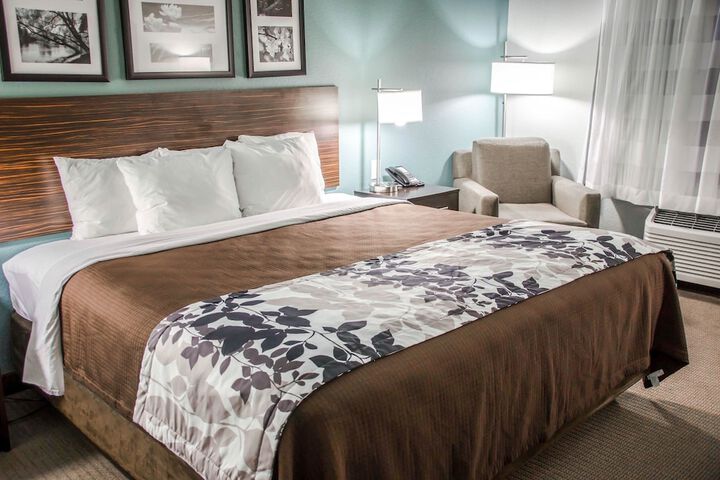 Room 32 of 41