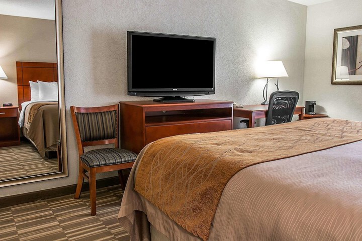 Room 10 of 29