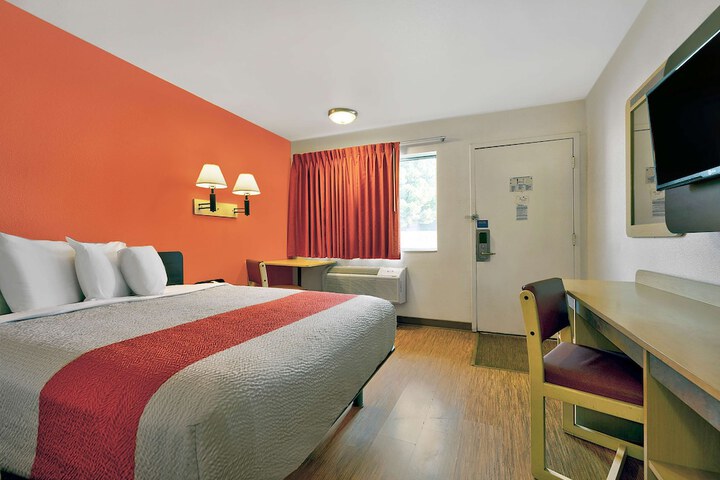 Room 19 of 32