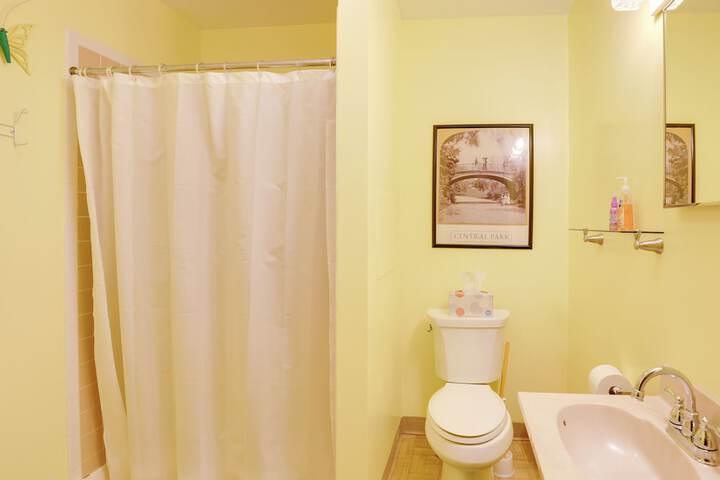 Lawrenceville Apartment w / Deck Near Gaming Lands!
