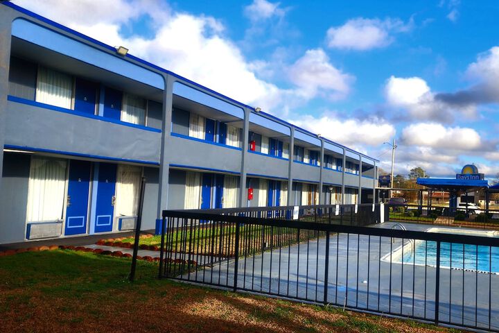 Days Inn by Wyndham Washington