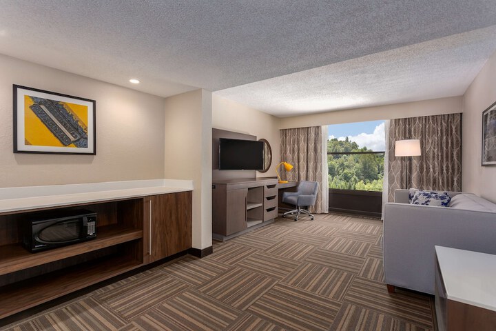 Room 12 of 23