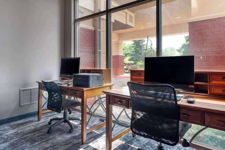 Business Center 38 of 38