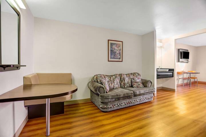 Room 17 of 46