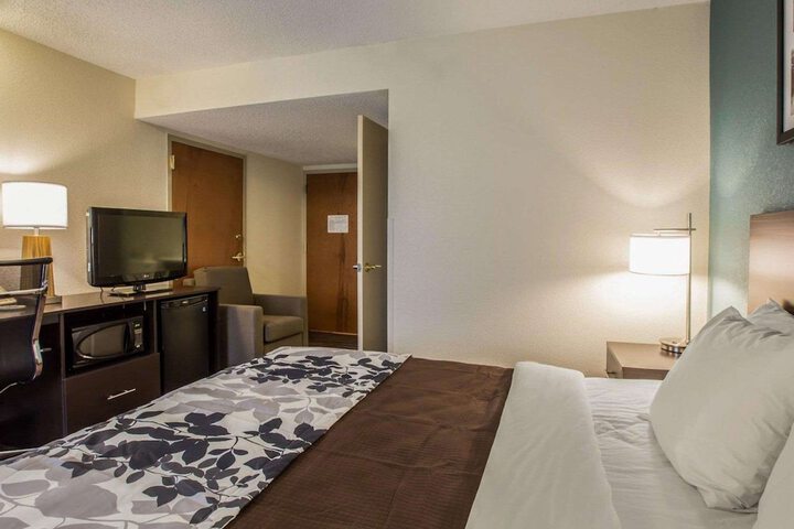 Room 16 of 30