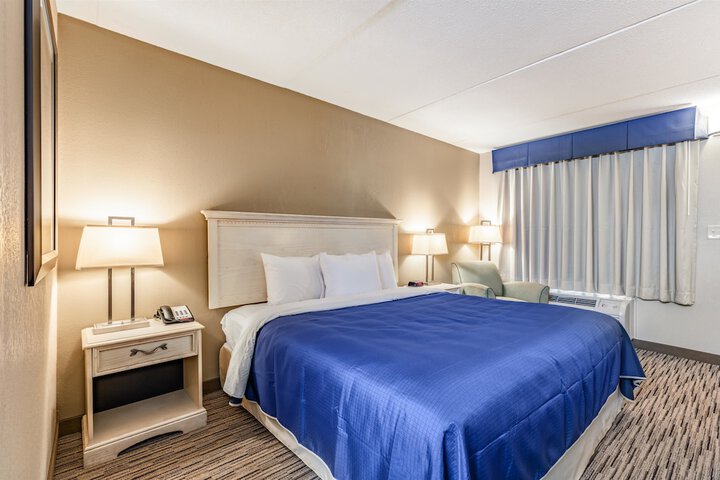 Room 6 of 24