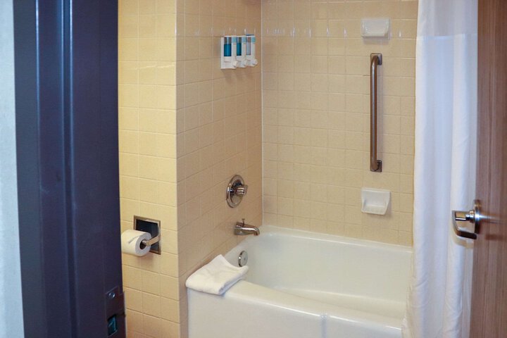 Room 5 of 5
