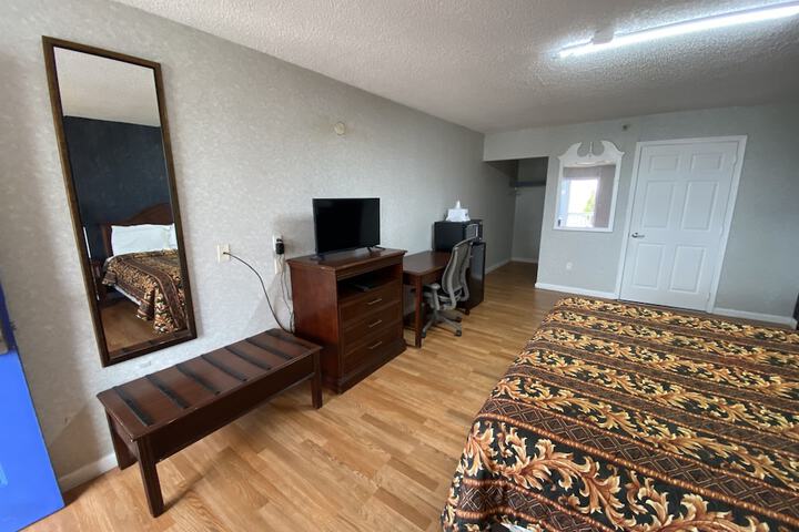 Room 18 of 35