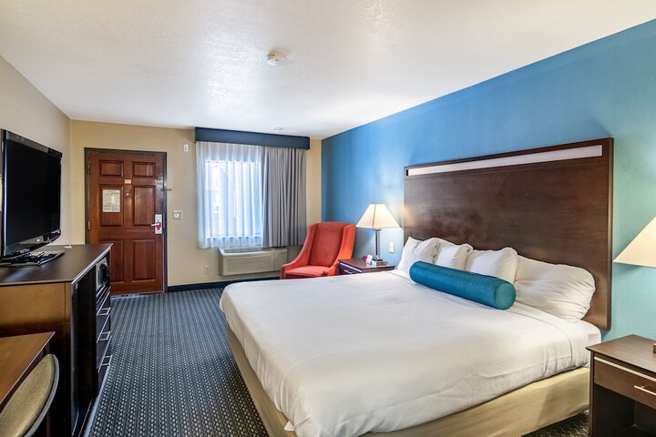 Room 15 of 37