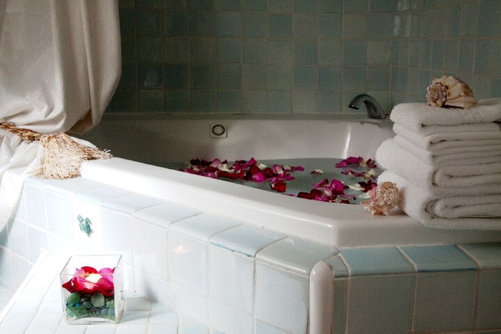 Hot Tub 66 of 76