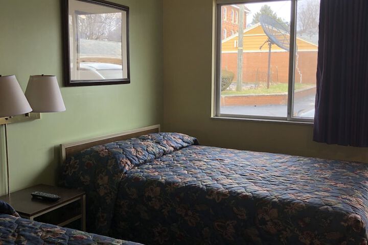 Downtown motel