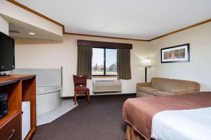 Room 15 of 25