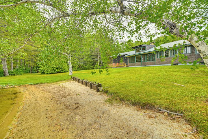 Lakefront Escape w / Deck & Kayaks in Lovell!