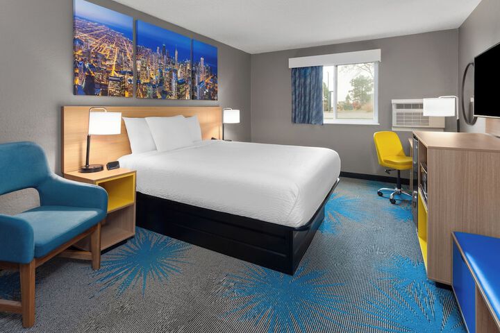 Days Inn by Wyndham Waukegan