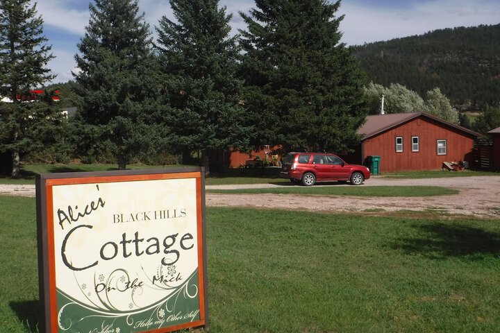 Alices Black Hills Cottage