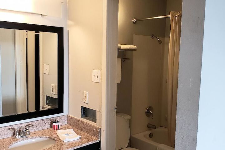 Room 12 of 22