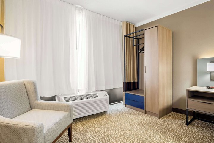 Room 31 of 52